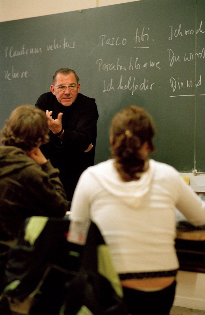 The Stiftsschule Einsiedeln is one of the best-known non-governmental educational institutions in Switzerland. Father Alois teaches Latin to boys and girls in class 3b.